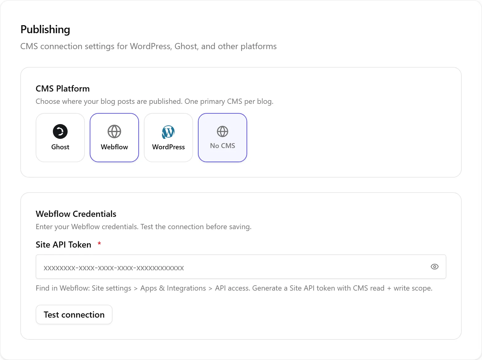 O formulário de credenciais do Webflow nas Definições, Publicação: um campo Site API Token com orientação para gerar um token com âmbito de leitura e escrita do CMS, e um botão Test connection.